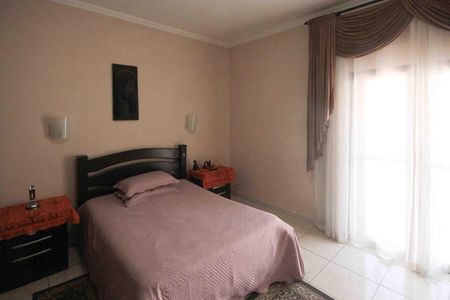 Casa à venda com 180m², 3 quartos e 2 vagasSuite