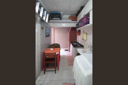 Casa à venda com 180m², 3 quartos e 2 vagasÁrea de Serviço