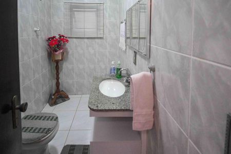 Casa à venda com 180m², 3 quartos e 2 vagasBanheiro