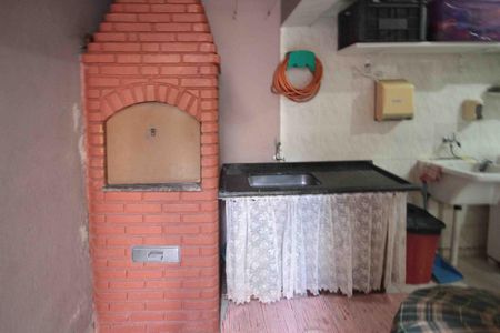 Casa à venda com 180m², 3 quartos e 2 vagas Churrasqueira