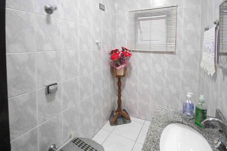 Casa à venda com 180m², 3 quartos e 2 vagasBanheiro