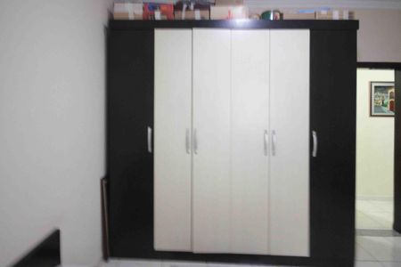 Casa à venda com 180m², 3 quartos e 2 vagasQuarto 02