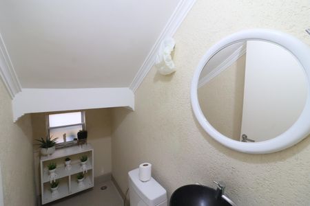 Casa à venda com 226m², 4 quartos e 5 vagasLavabo