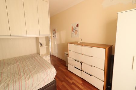 Casa à venda com 226m², 4 quartos e 5 vagasSuíte 2
