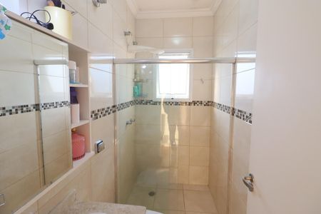 Casa à venda com 226m², 4 quartos e 5 vagasBanheiro da Suíte 2