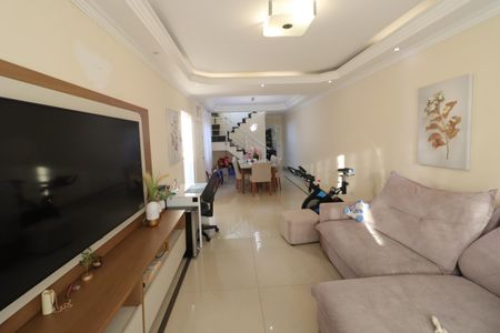 Casa à venda com 226m², 4 quartos e 5 vagasSala