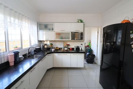 Casa à venda com 226m², 4 quartos e 5 vagasCozinha