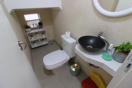 Casa à venda com 226m², 4 quartos e 5 vagasLavabo