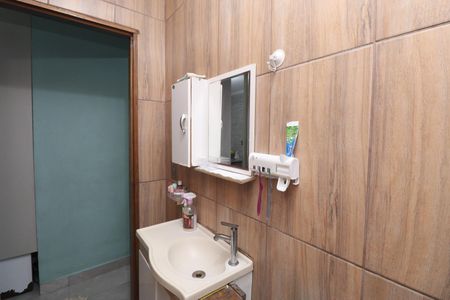 Casa à venda com 73m², 2 quartos e 1 vagaBanheiro 