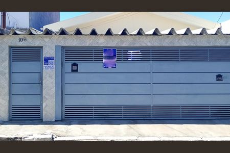Casa à venda com 73m², 2 quartos e 1 vagaFachada / Placa 