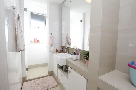 Apartamento à venda com 154m², 4 quartos e 3 vagasBanheiro da Suíte