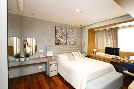 Apartamento à venda com 154m², 4 quartos e 3 vagasSuíte 3