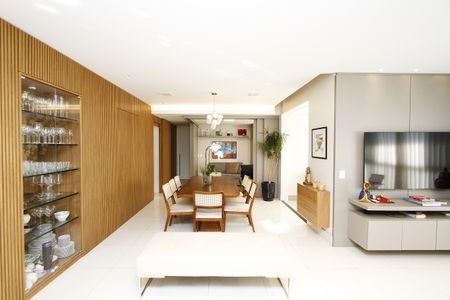 Apartamento à venda com 154m², 4 quartos e 3 vagasSala