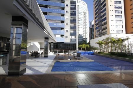 Apartamento à venda com 154m², 4 quartos e 3 vagasÁrea comum - Piscina