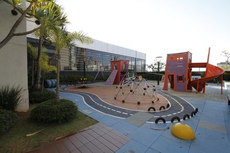 Apartamento à venda com 154m², 4 quartos e 3 vagasÁrea comum - Playground