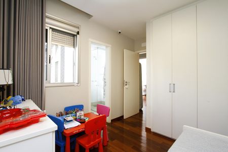 Apartamento à venda com 154m², 4 quartos e 3 vagasSuíte 2