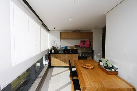 Apartamento à venda com 154m², 4 quartos e 3 vagasVaranda da Sala