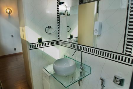 Casa à venda com 200m², 3 quartos e 1 vagaSuíte - Banheiro