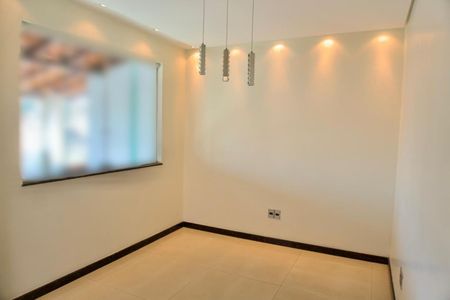 Casa à venda com 200m², 3 quartos e 1 vagaSala