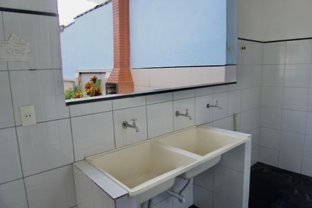 Casa à venda com 200m², 3 quartos e 1 vagaÁrea de Serviço