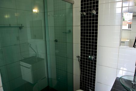 Casa à venda com 200m², 3 quartos e 1 vagaÁrea de Serviço - Banheiro