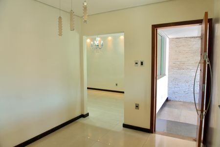 Casa à venda com 200m², 3 quartos e 1 vagaSala
