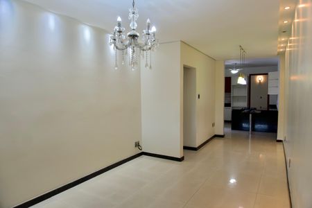 Casa à venda com 200m², 3 quartos e 1 vagaSala de Jantar