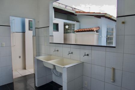 Casa à venda com 200m², 3 quartos e 1 vagaÁrea de Serviço
