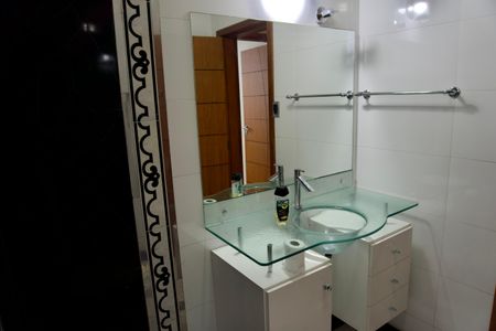 Casa à venda com 200m², 3 quartos e 1 vagaBanheiro