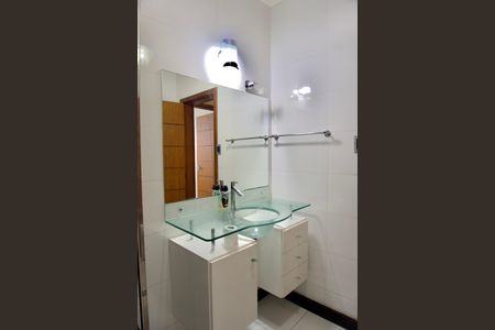 Casa à venda com 200m², 3 quartos e 1 vagaBanheiro