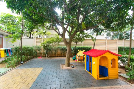 Apartamento à venda com 32m², 2 quartos e sem vagaÁrea comum - Playground