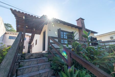 Casa para alugar com 340m², 4 quartos e 2 vagasFachada