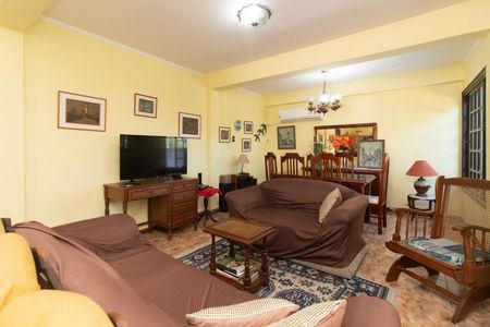 Sala de casa à venda com 4 quartos, 340m² em Espírito Santo, Porto Alegre