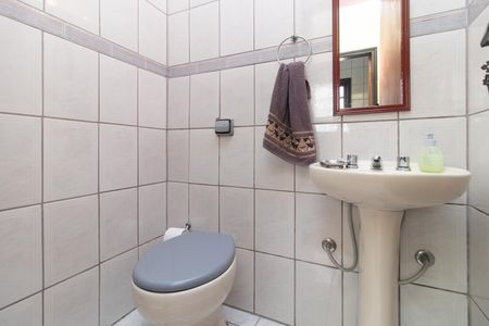 Casa para alugar com 340m², 4 quartos e 2 vagasLavabo