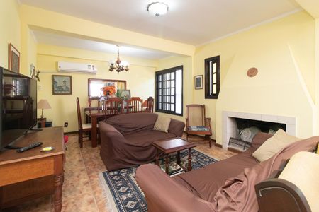 Casa para alugar com 340m², 4 quartos e 2 vagasSala