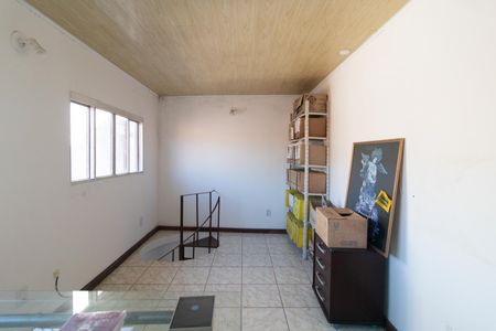 Casa para alugar com 340m², 4 quartos e 2 vagasEscritório