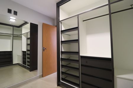 Apartamento para alugar com 62m², 2 quartos e 2 vagasQuarto 2 - Closet