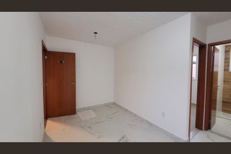 Sala de apartamento para alugar com 2 quartos, 40m² em Maria Augusta, Itaquaquecetuba