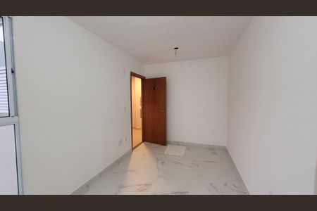 Sala de apartamento para alugar com 2 quartos, 40m² em Maria Augusta, Itaquaquecetuba