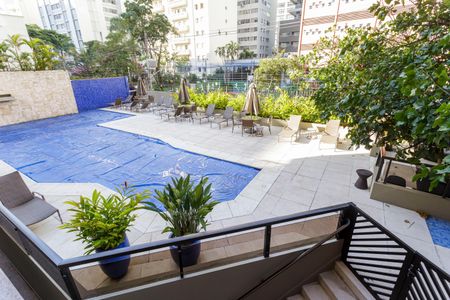 Apartamento à venda com 190m², 4 quartos e 3 vagas Apartamento à venda com 190m², 4 quartos e 3 vagasÁrea comum - Piscina