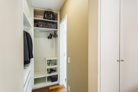 Apartamento à venda com 190m², 4 quartos e 3 vagas Apartamento à venda com 190m², 4 quartos e 3 vagasSuíte 2