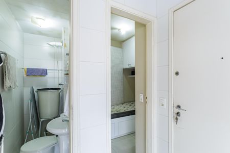 Apartamento à venda com 190m², 4 quartos e 3 vagas Apartamento à venda com 190m², 4 quartos e 3 vagasÁrea de Serviço