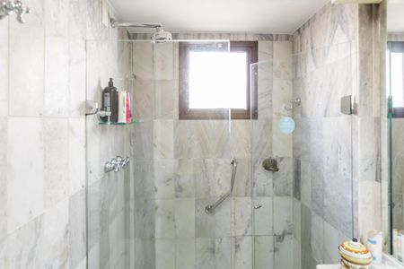 Apartamento à venda com 190m², 4 quartos e 3 vagas Apartamento à venda com 190m², 4 quartos e 3 vagasBanheiro da Suíte 2