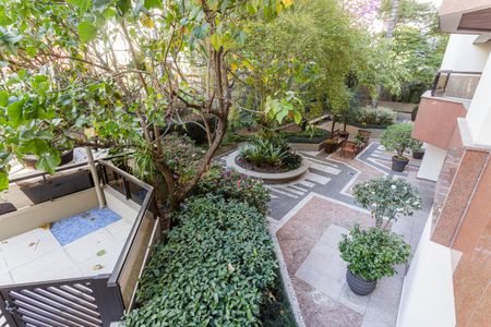 Apartamento à venda com 190m², 4 quartos e 3 vagas Apartamento à venda com 190m², 4 quartos e 3 vagasÁrea comum