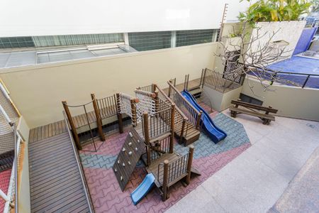 Apartamento à venda com 190m², 4 quartos e 3 vagas Apartamento à venda com 190m², 4 quartos e 3 vagasÁrea comum - Playground