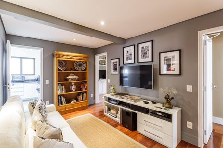 Apartamento à venda com 190m², 4 quartos e 3 vagas Apartamento à venda com 190m², 4 quartos e 3 vagasSala de TV