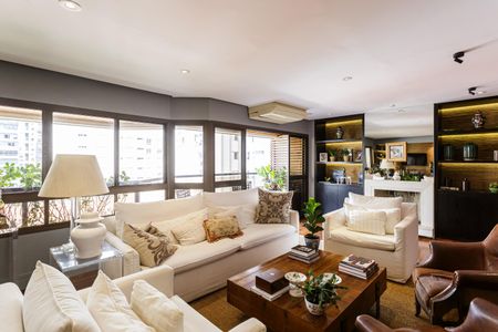 Apartamento à venda com 190m², 4 quartos e 3 vagas Apartamento à venda com 190m², 4 quartos e 3 vagasSala