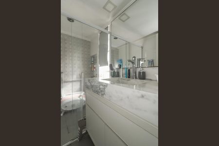 Apartamento à venda com 107m², 2 quartos e 2 vagasBanheiro da Suíte