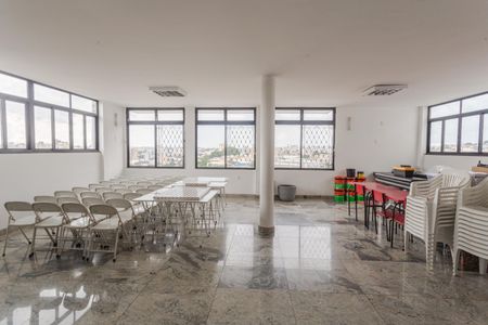 Apartamento à venda com 60m², 2 quartos e sem vagaÁrea comum - Salão de festas