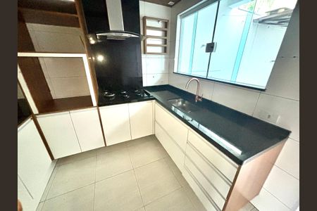 Casa para alugar com 156m², 3 quartos e 2 vagasCozinha